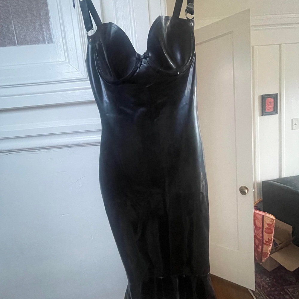 Atsuko Kudo Shell Cup Mini Kick Hem Dress with Zipper - Medium